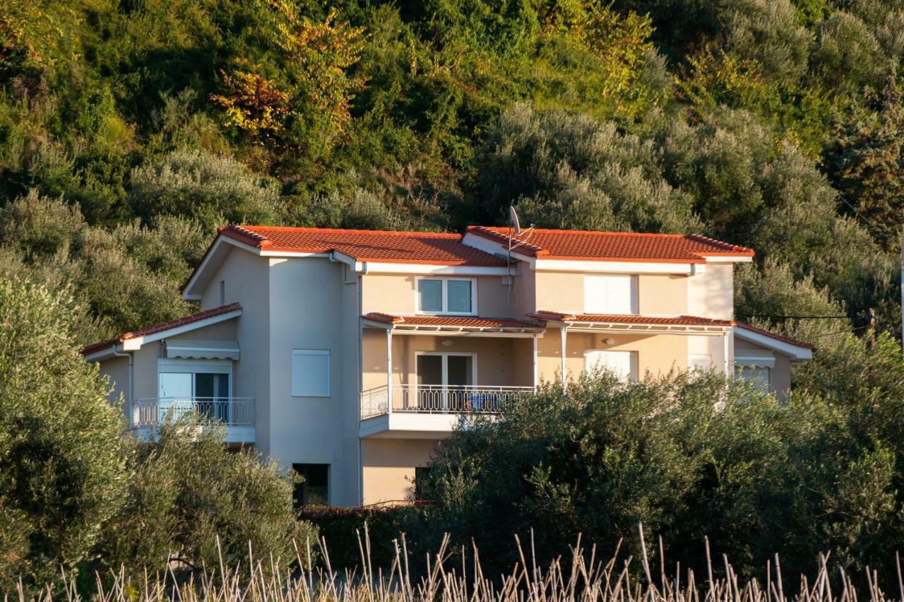 Nicopolis Villa